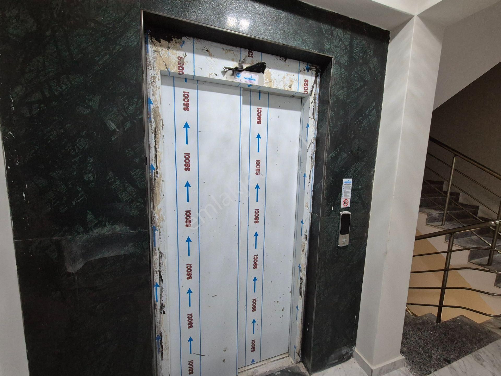 Yüksek Kredi İmkanlı Yemek Odalı İç Mimarı Tasarımlı Site İçi 3+1 Kilerli Ultra Lüks Daireler - Görsel 44