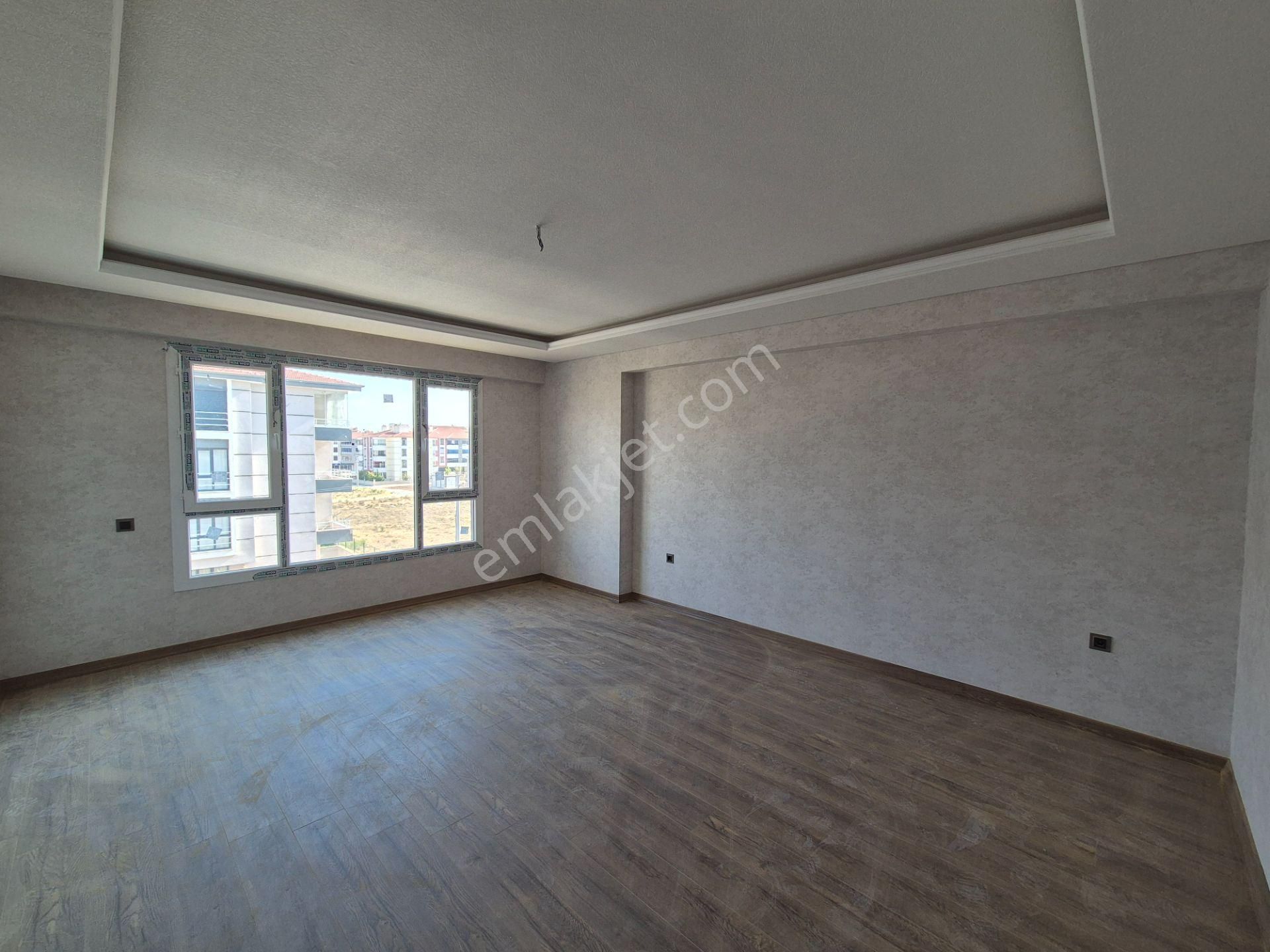 Yüksek Kredi İmkanlı Yemek Odalı İç Mimarı Tasarımlı Site İçi 3+1 Kilerli Ultra Lüks Daireler - Görsel 3