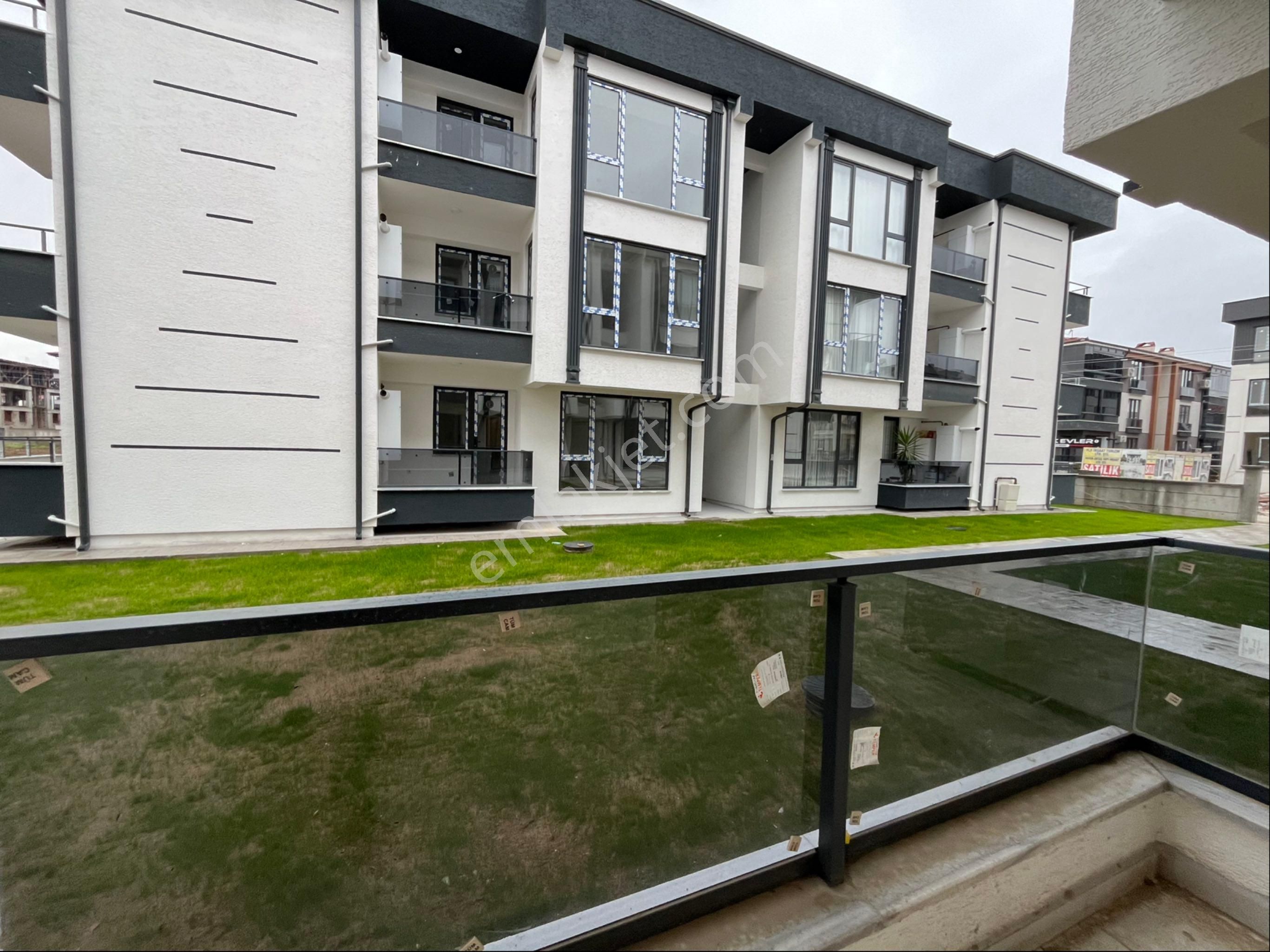 Site İçi Ebeveyn Banyolu Çift Balkonlu Lüks 3+1 Daire - Görsel 15