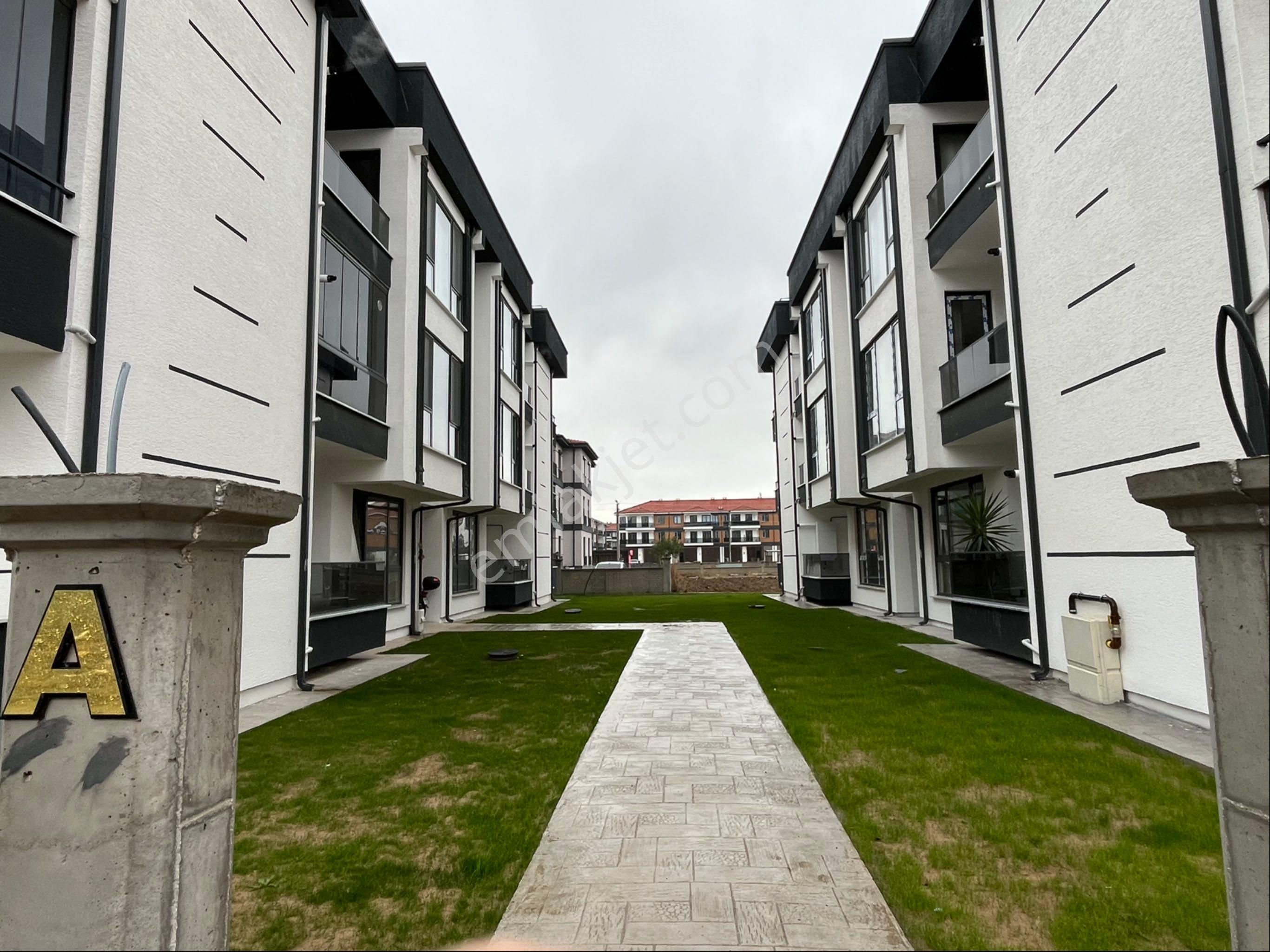 Site İçi Ebeveyn Banyolu Çift Balkonlu Lüks 3+1 Daire - Görsel 5