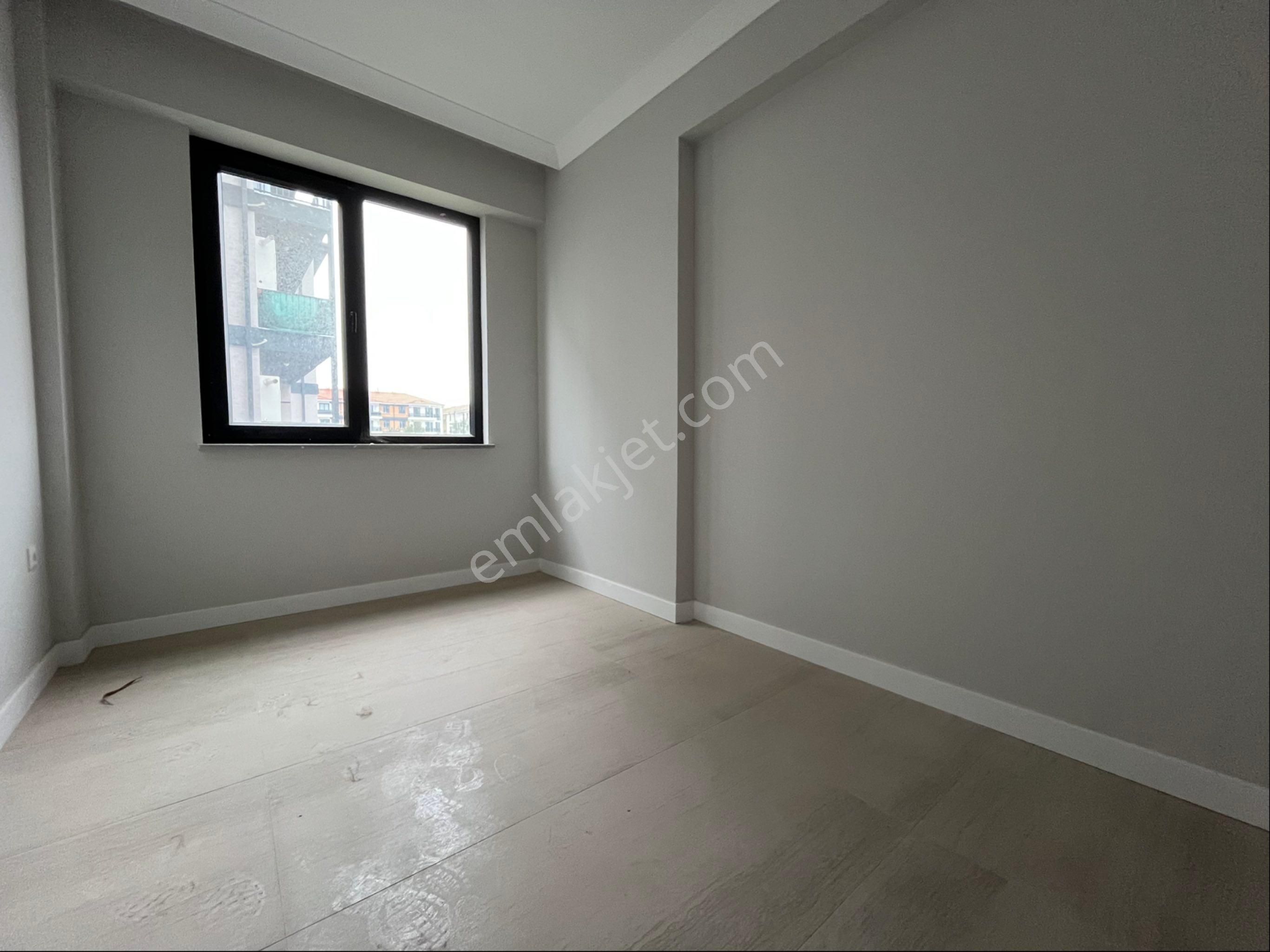 Site İçi Ebeveyn Banyolu Çift Balkonlu Lüks 3+1 Daire - Görsel 18