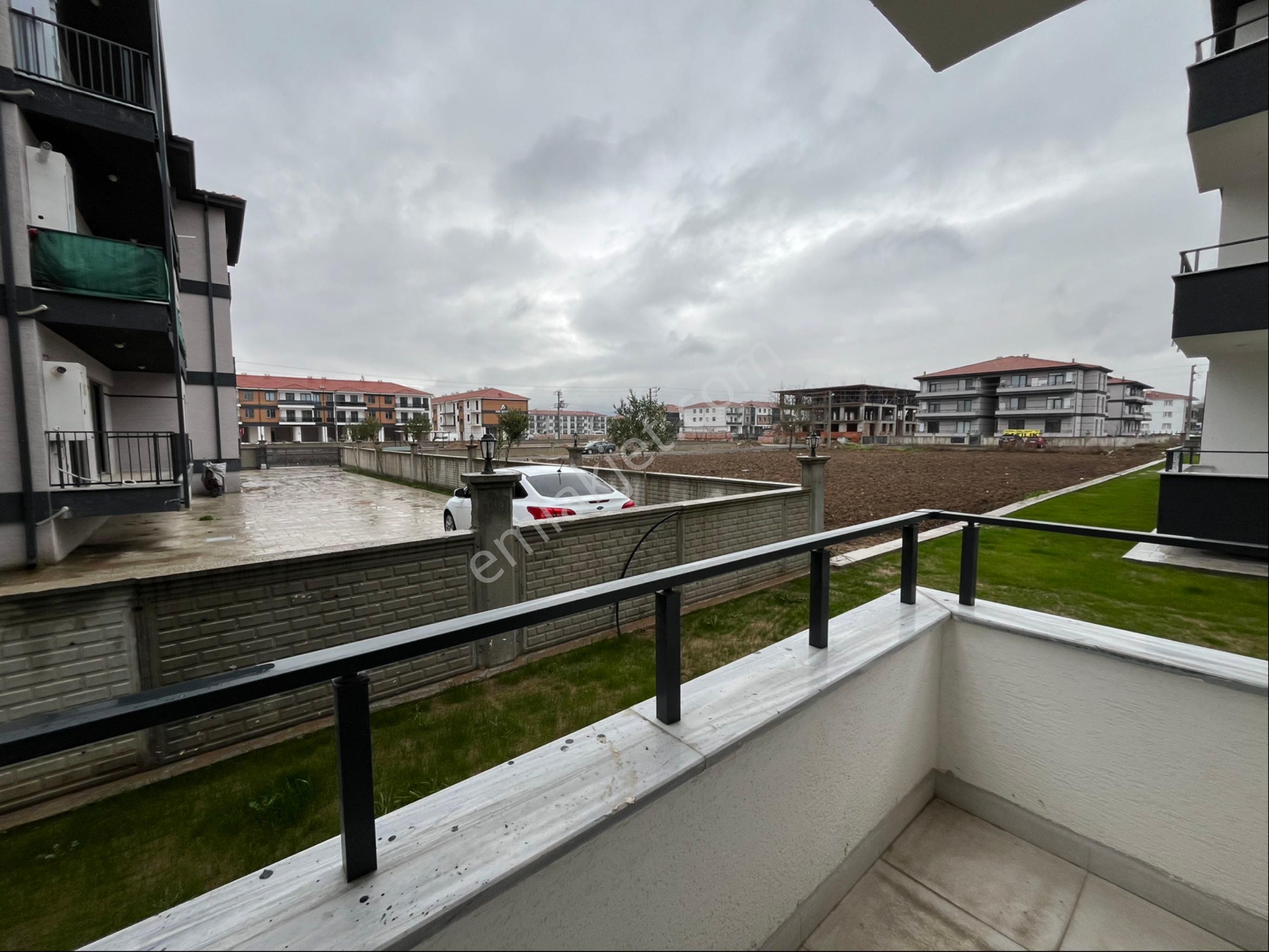 Site İçi Ebeveyn Banyolu Çift Balkonlu Lüks 3+1 Daire - Görsel 19