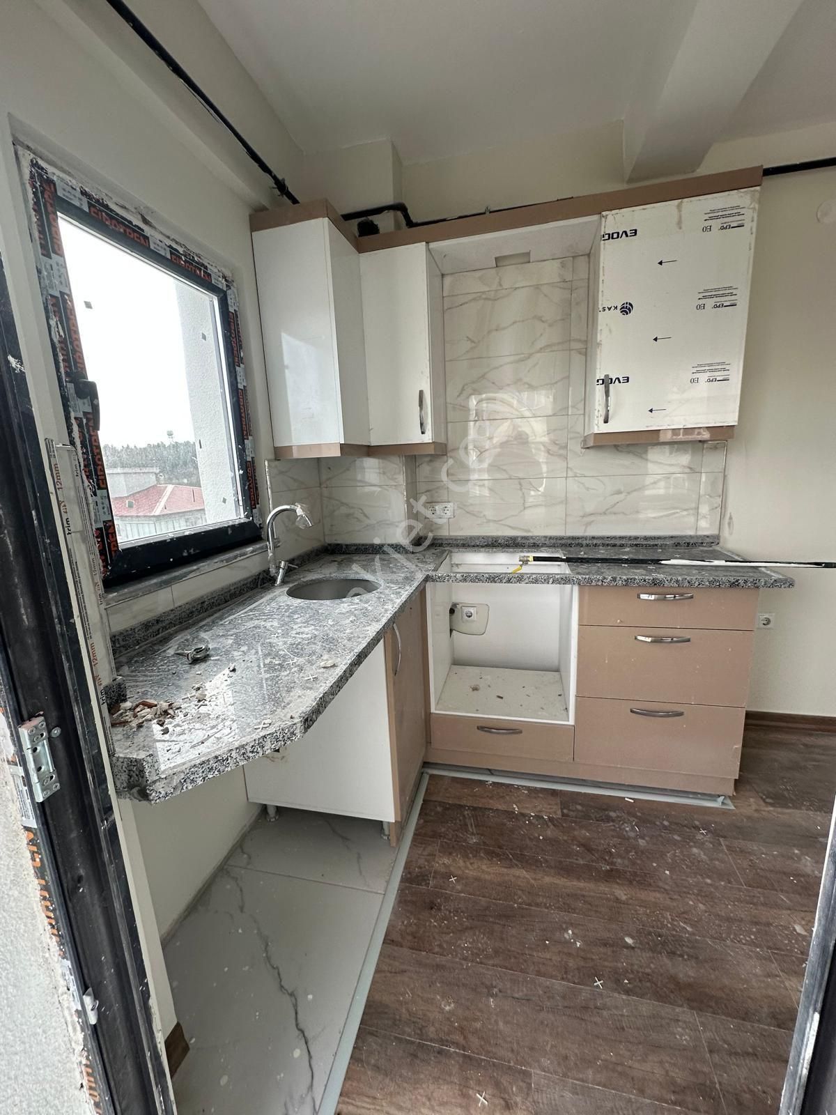 Evim-nur'dan Baruthane Mah. 3.kat 1+1 Balkonlu Sıfır Fırsat Daire - Görsel 4