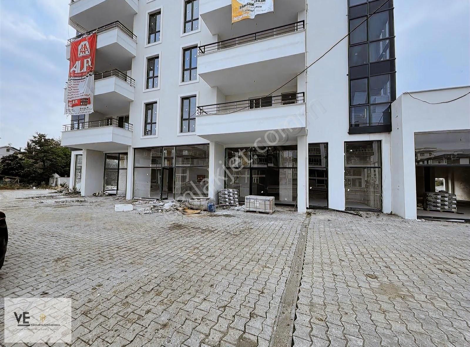 Tabela Değeri Yüksek 330m2 Kiralık İş Yeri