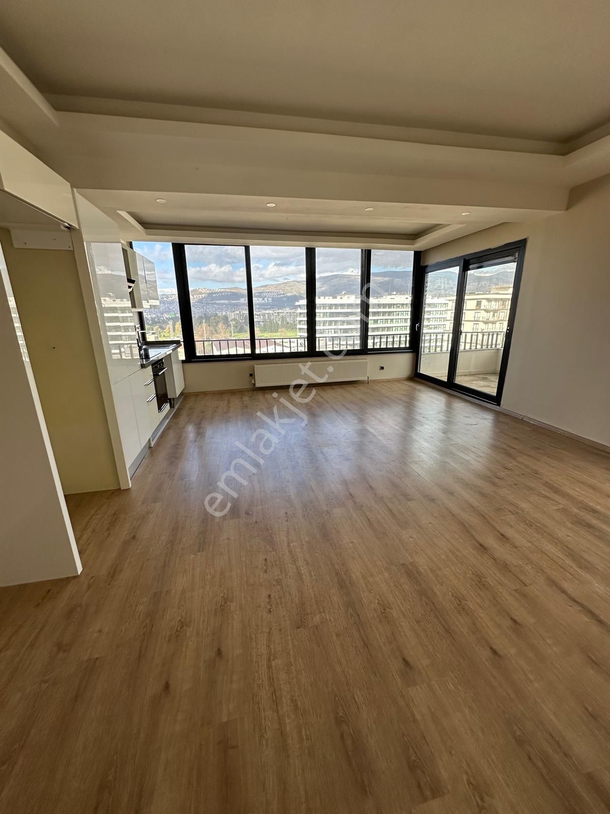 Bornova Avcılar Prestijde Kiracısız 3+1 Havuz Cepheli Satılık - Görsel 22