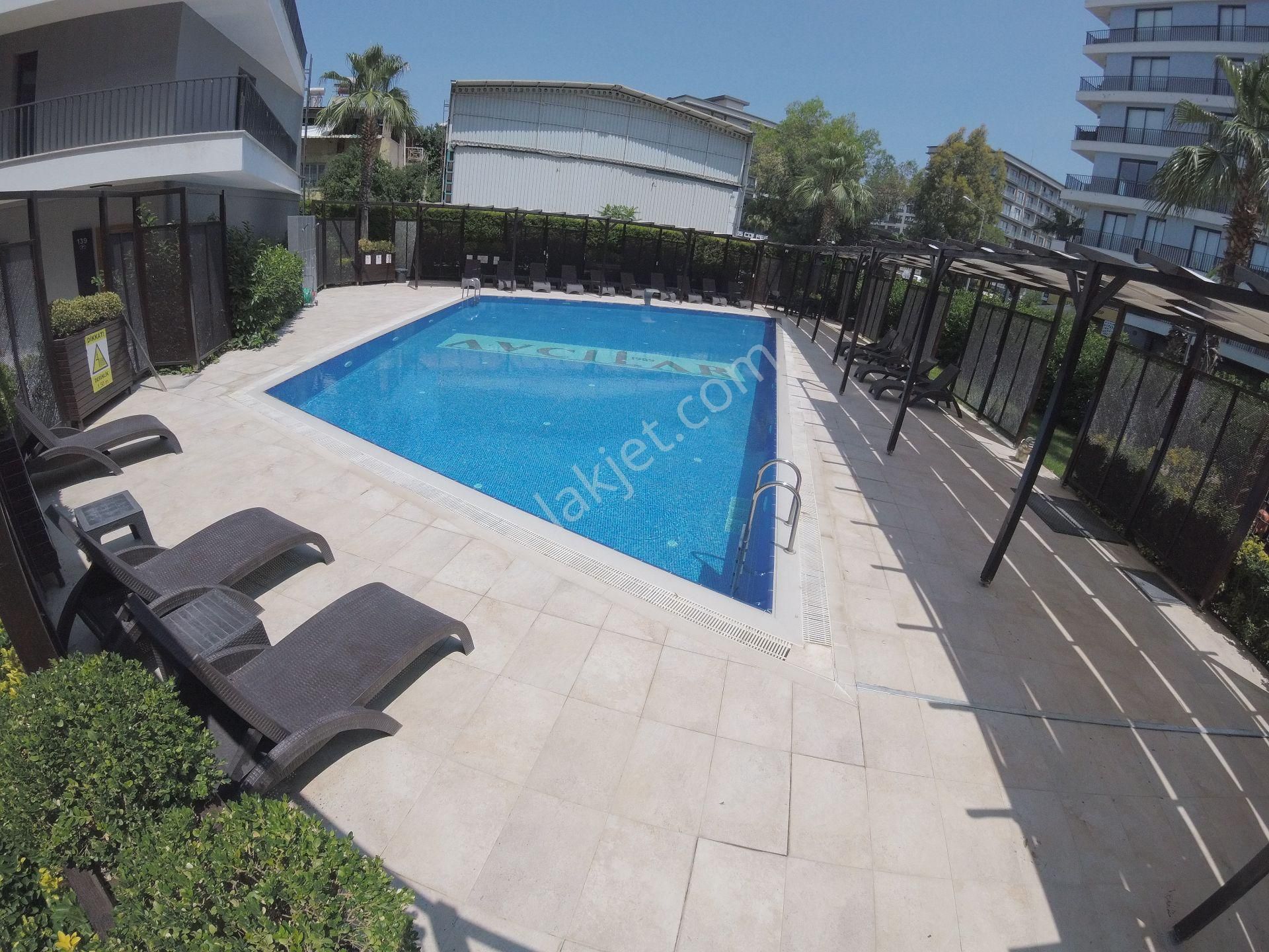 Bornova Avcılar Prestijde Kiracısız 3+1 Havuz Cepheli Satılık - Görsel 2