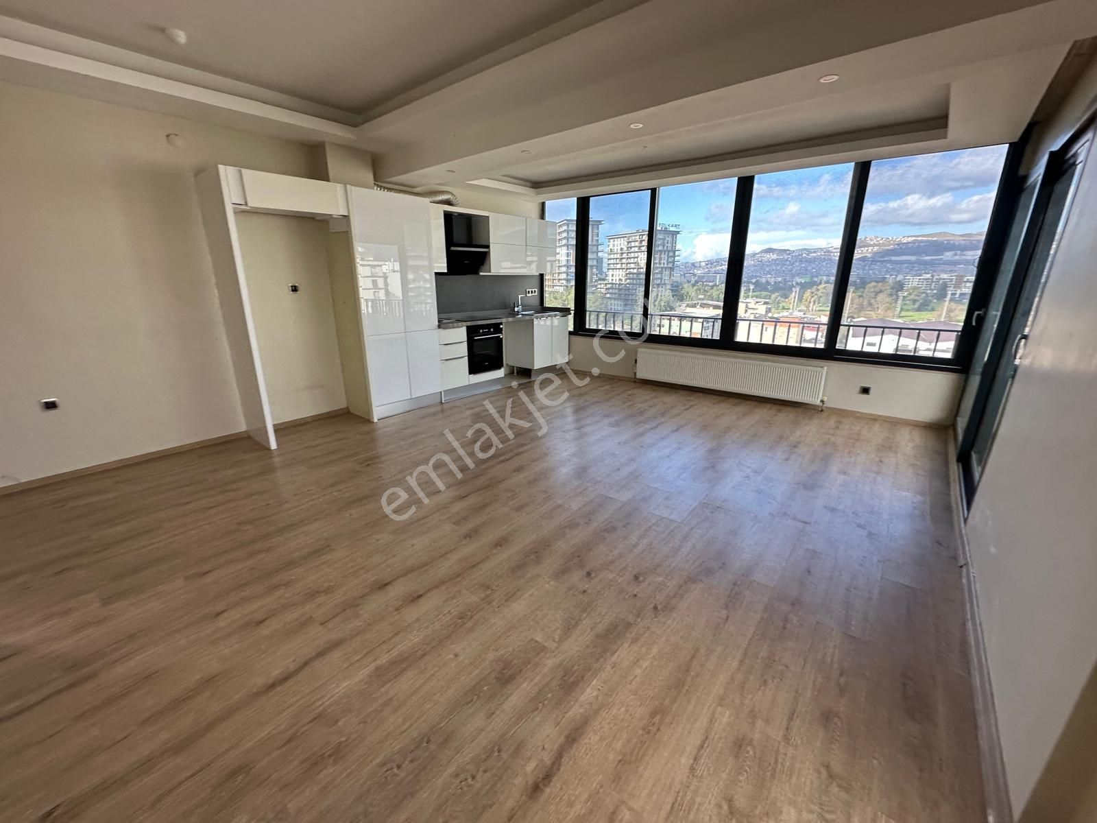 Bornova Avcılar Prestijde Kiracısız 3+1 Havuz Cepheli Satılık - Görsel 24