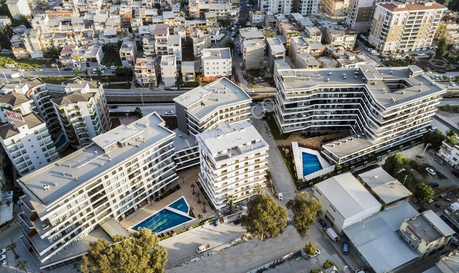 Bornova Avcılar Prestijde Kiracısız 3+1 Havuz Cepheli Satılık - Görsel 8