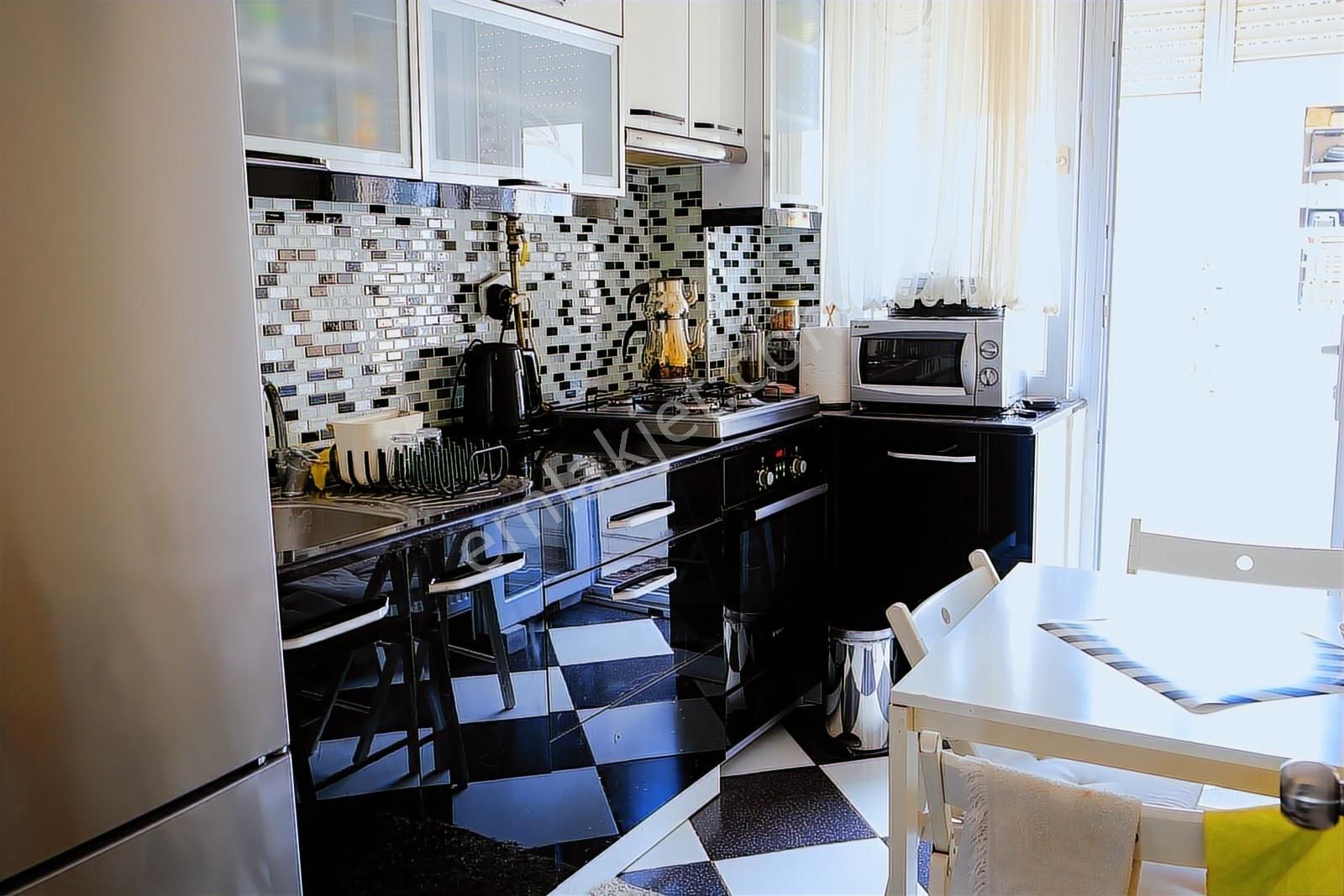 Karşıyaka Girne Caddesi 3+1 Satılık Daire - Görsel 19