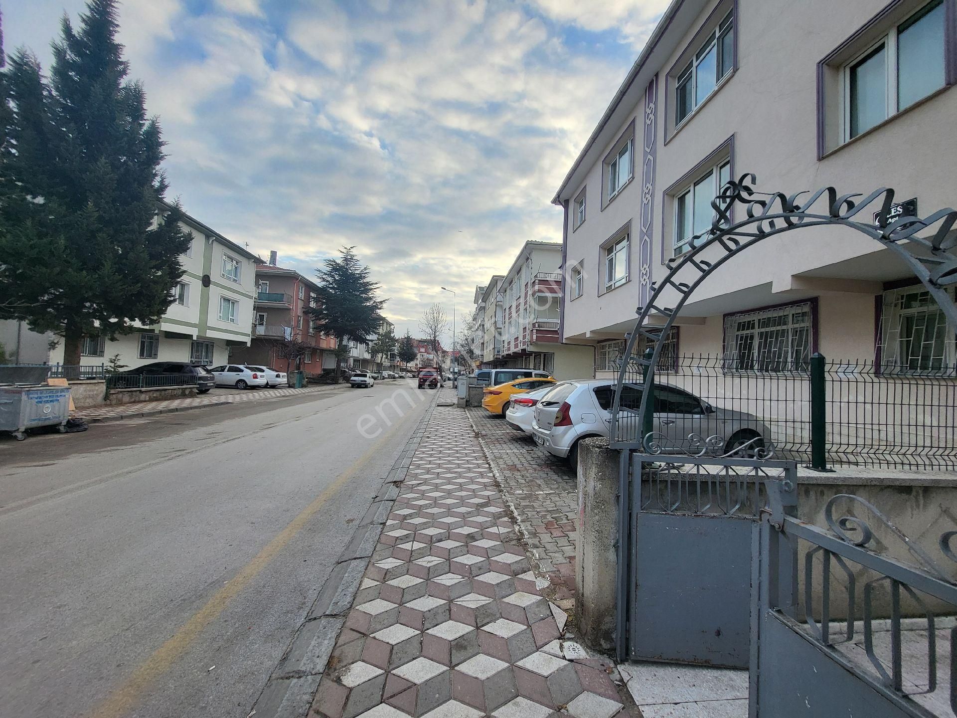 Ankara Etimesgut'ta Eşyalı Kiralık 2+1 Giriş Daire - Görsel 2