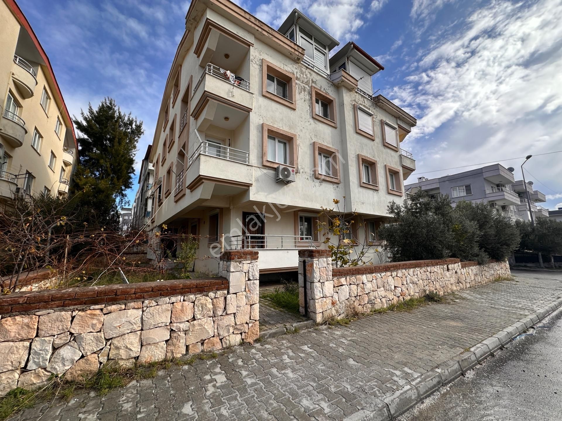 Didim Efeler'de Bağımsız Girişli 1+1 Daire