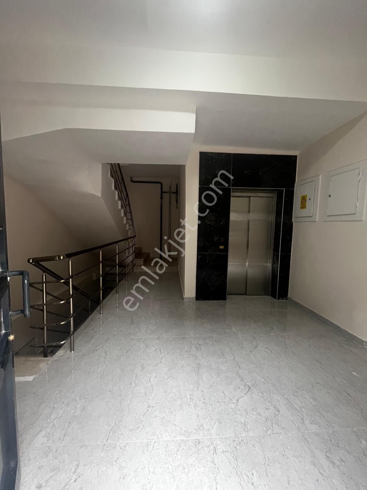 Yasin Güler Den Hamzaoğlu Mah 3+1 Dükkan Üstü Satılık Daire - Görsel 3