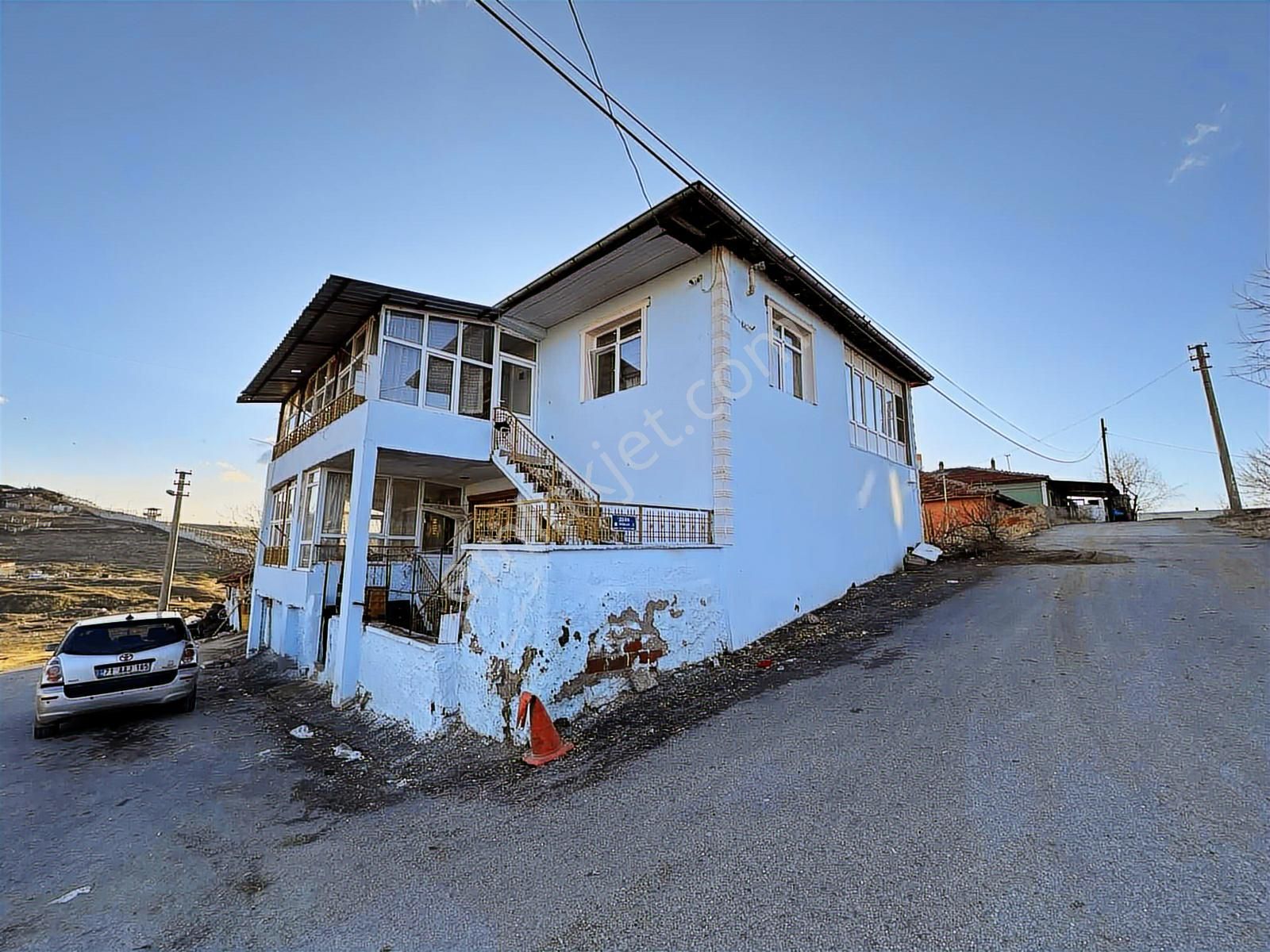 Seven Gayrimenkul'den Karşıyaka Mah 2 Katlı 542m2 Müstakil Ev