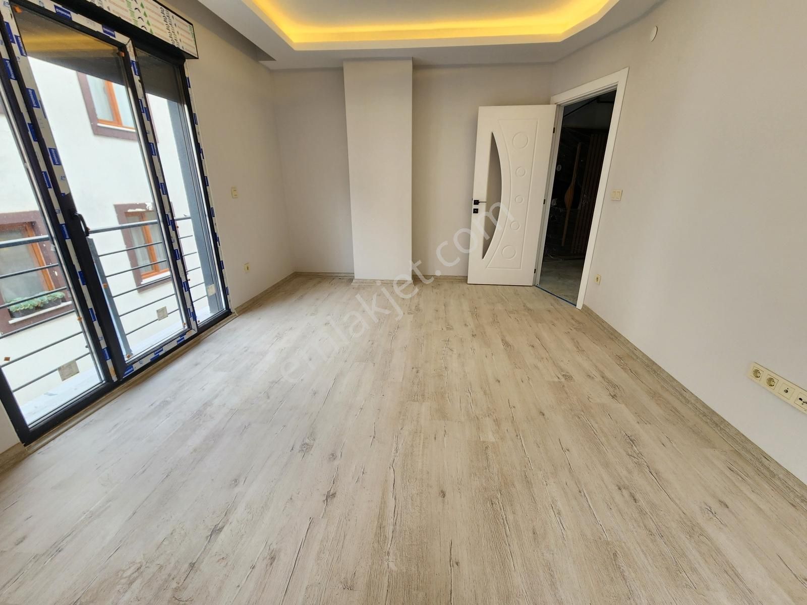 Anka'dan Ümraniye İstiklal Sıfır Lüks Bina 2+1 Taşınmaya Hazır - Görsel 6