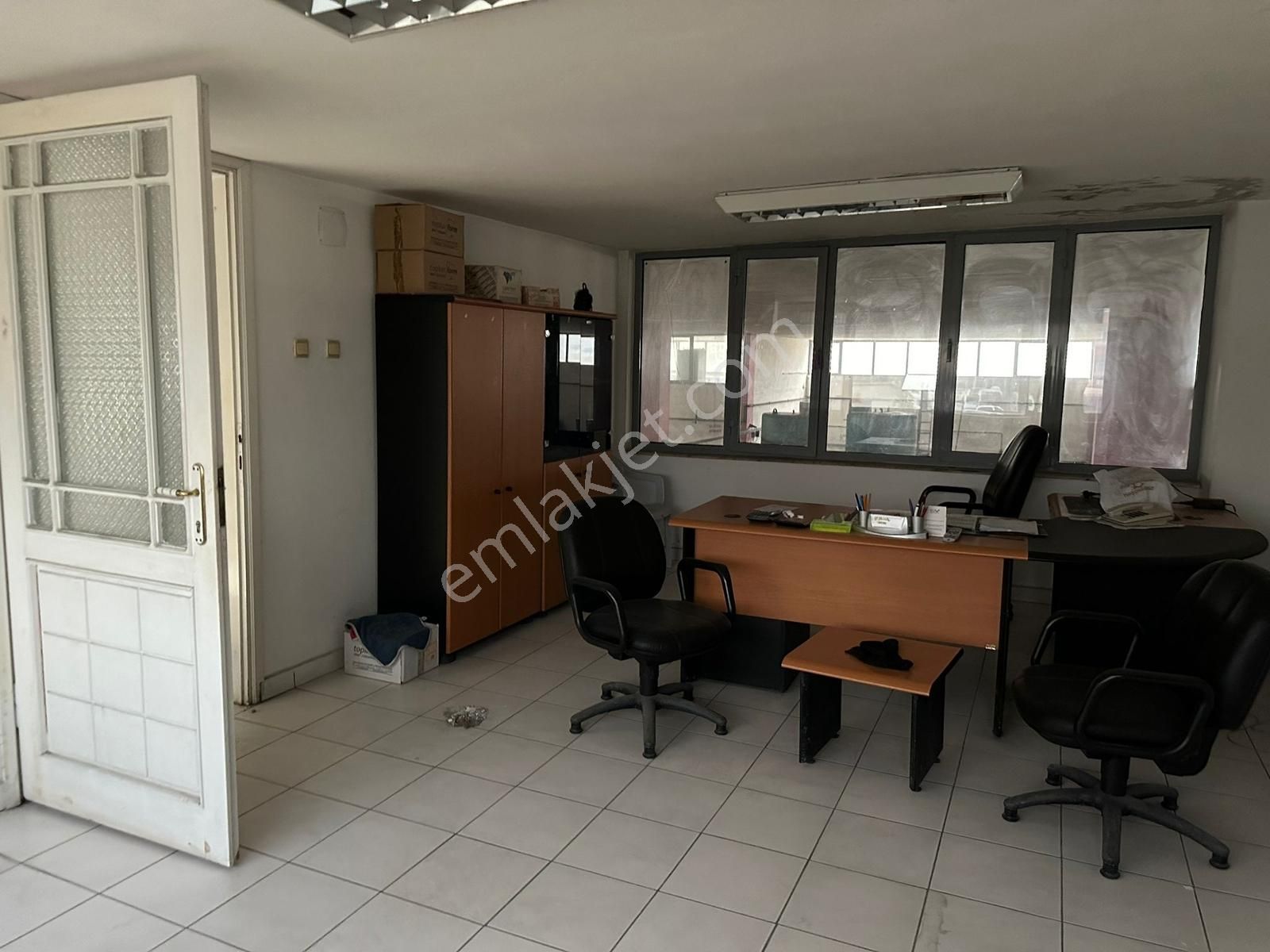 Toybelen'de Anayola Cephe 2430 M² İki Katlı Kiralık Ticari Bina - Görsel 13