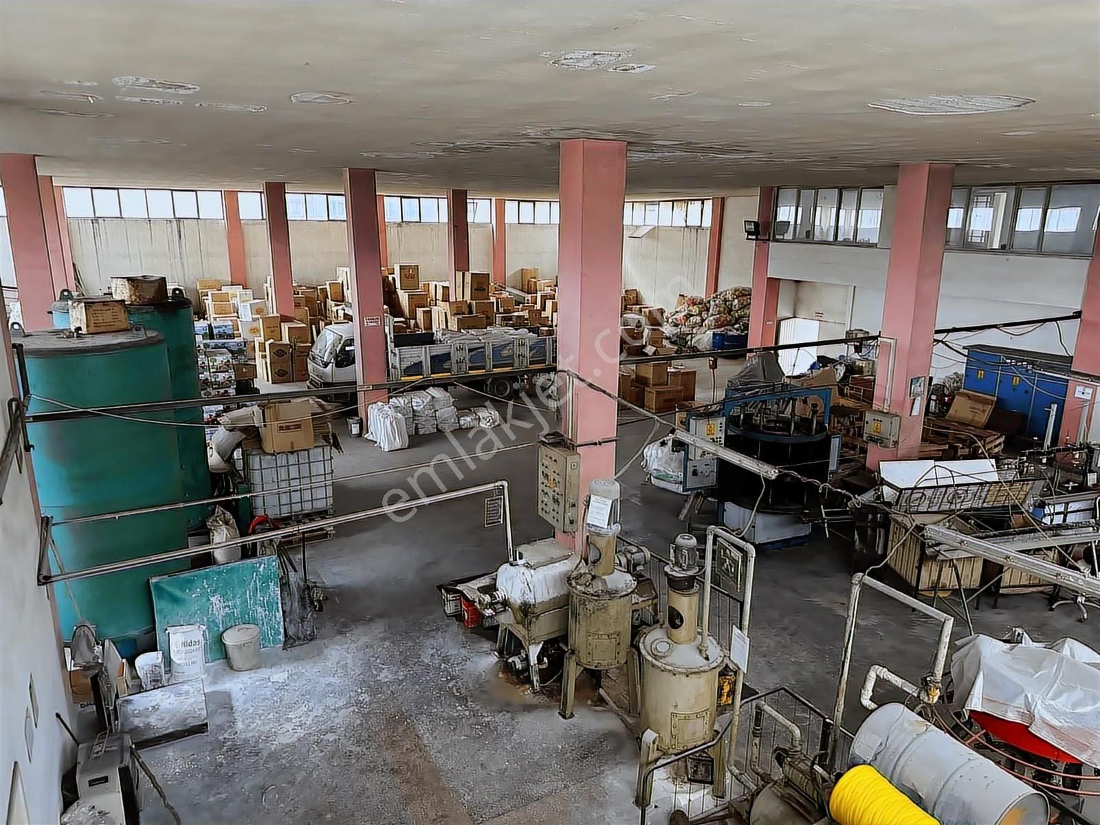 Toybelen'de Anayola Cephe 2430 M² İki Katlı Kiralık Ticari Bina - Görsel 15