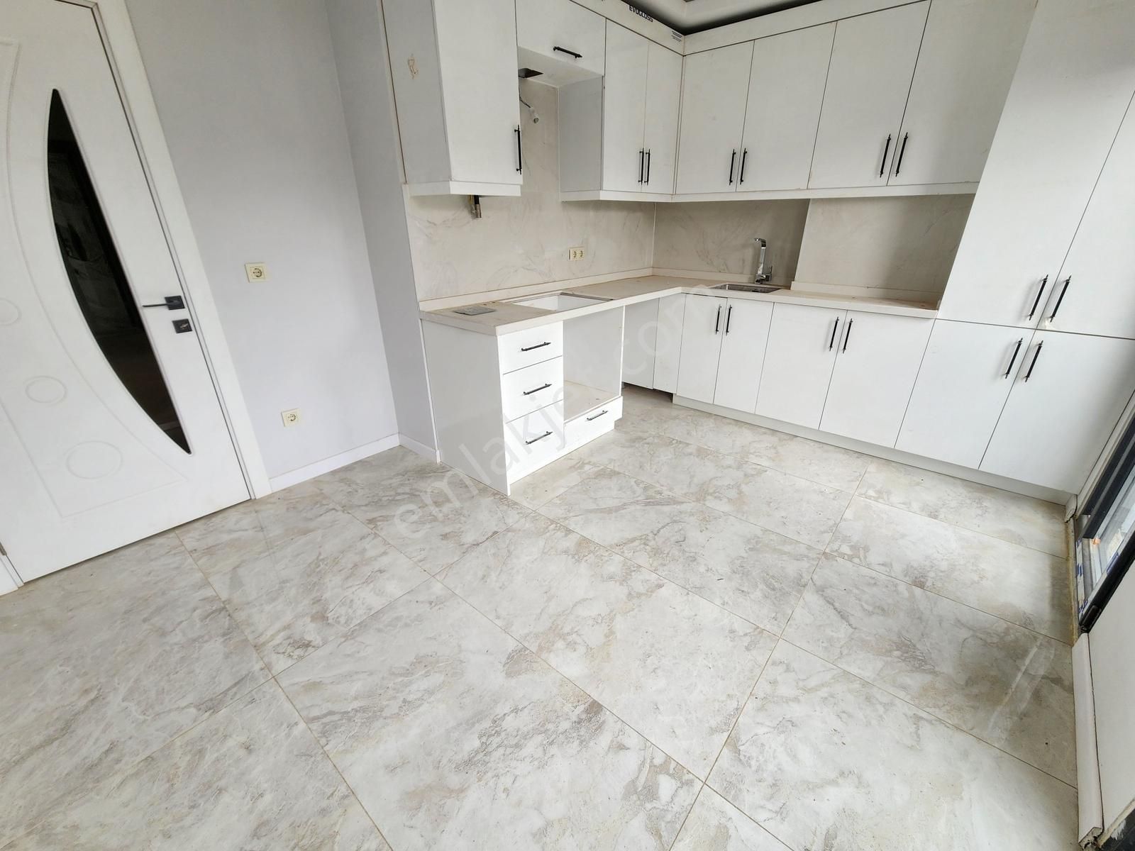 Anka'dan Ümraniye İstiklal Mah Sıfır 4+1 Dubleks İki Daire Gibi