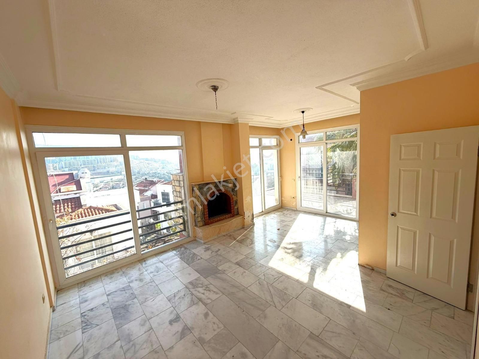 Kuşadası Kadınlar Denizi Manzaralı Plaja 900m 7+2 Fourleks 220m2 Satılık Villa - Görsel 15