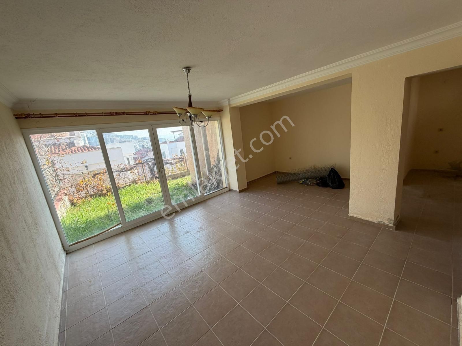 Kuşadası Kadınlar Denizi Manzaralı Plaja 900m 7+2 Fourleks 220m2 Satılık Villa - Görsel 33