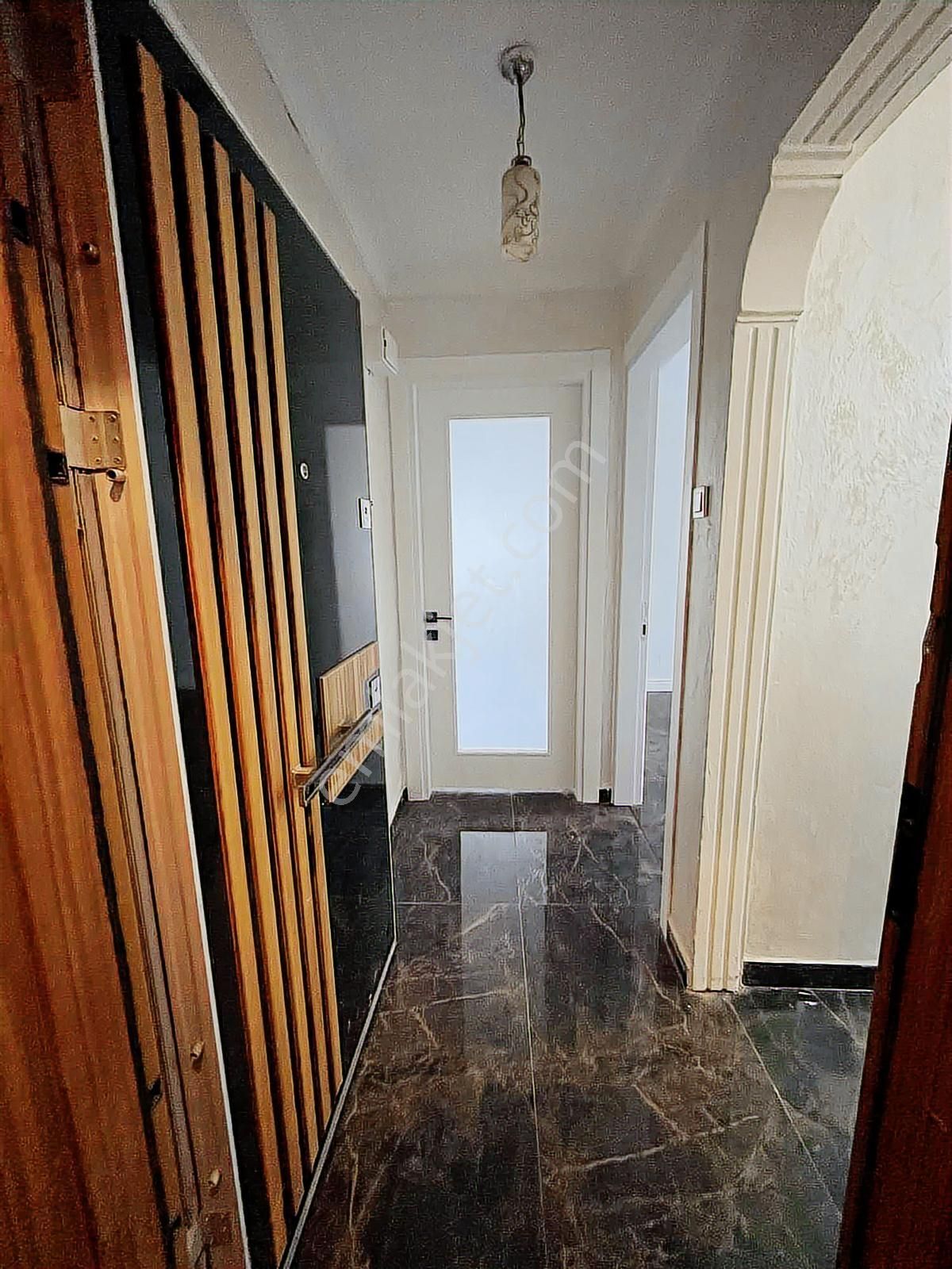 Güzelyalı Sahilde Kat Mülkiyetli Yüksek Giriş Bahçe Kat Daire