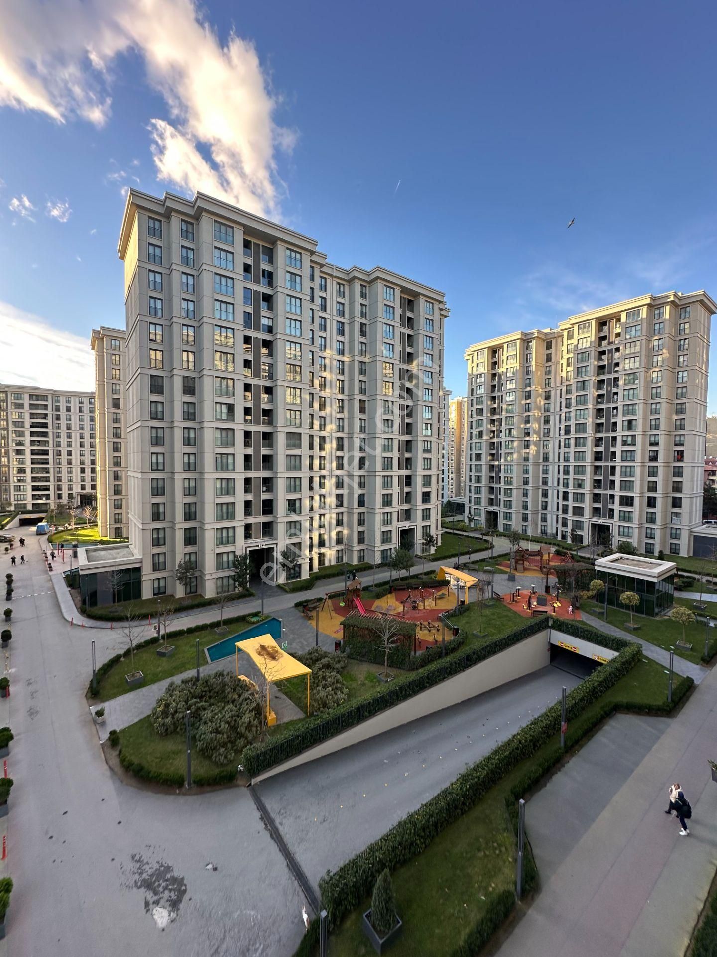 Zeytinburnu Loca Mahal Sitesi Peyzaj Manzaralı 2+1 Eşyalı Daire - Görsel 23