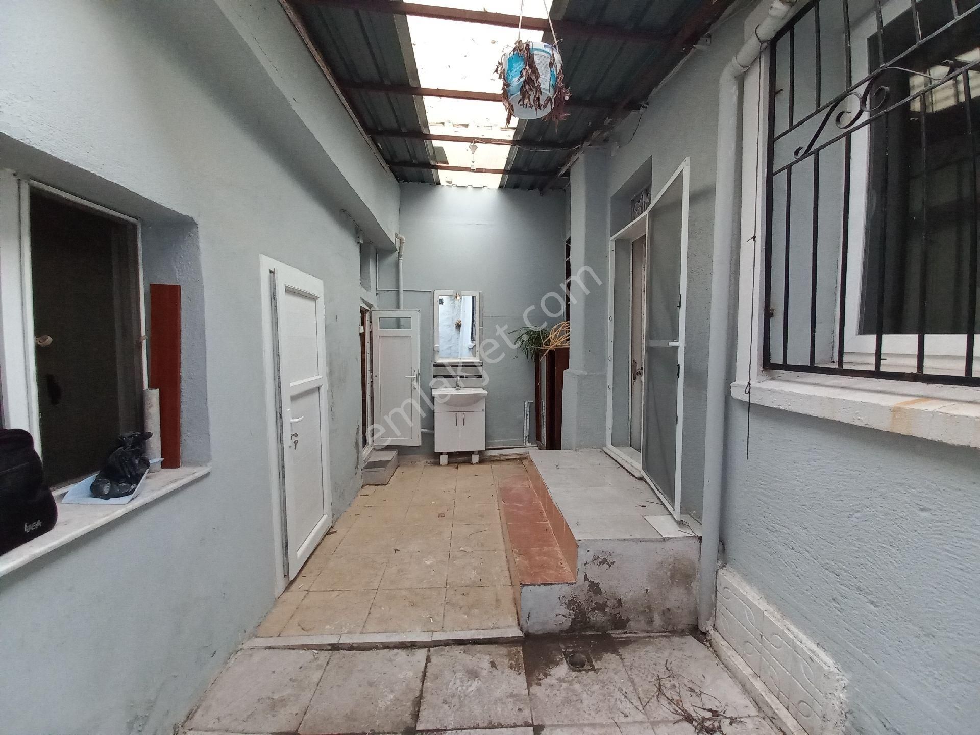 Eşrefpaşa Yapıcıoğlunda Müstakil Girişli 2+1 - Görsel 12