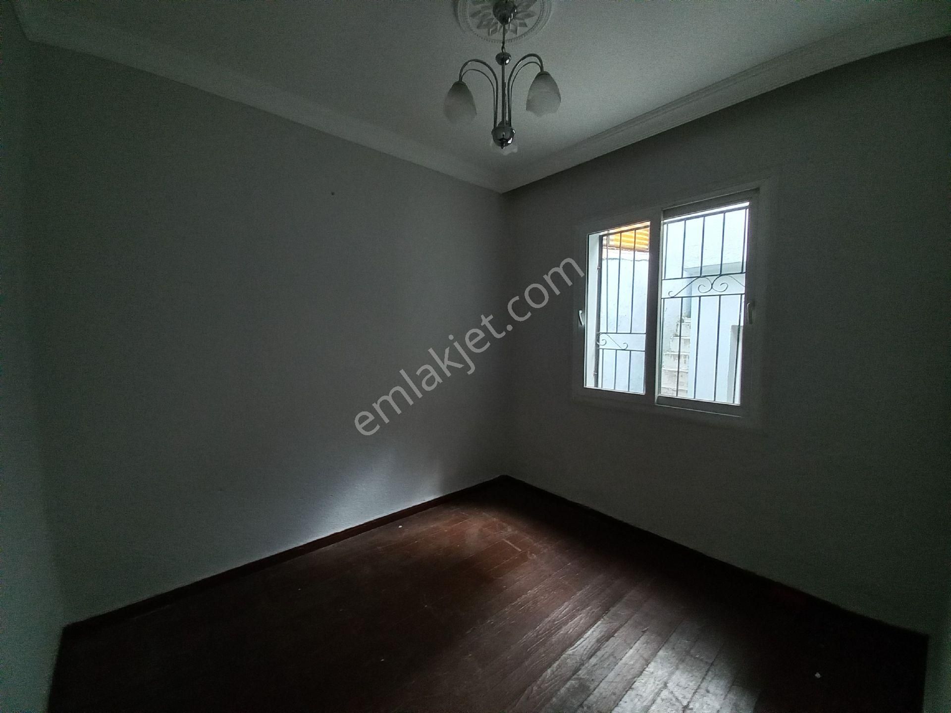 Eşrefpaşa Yapıcıoğlunda Müstakil Girişli 2+1 - Görsel 9