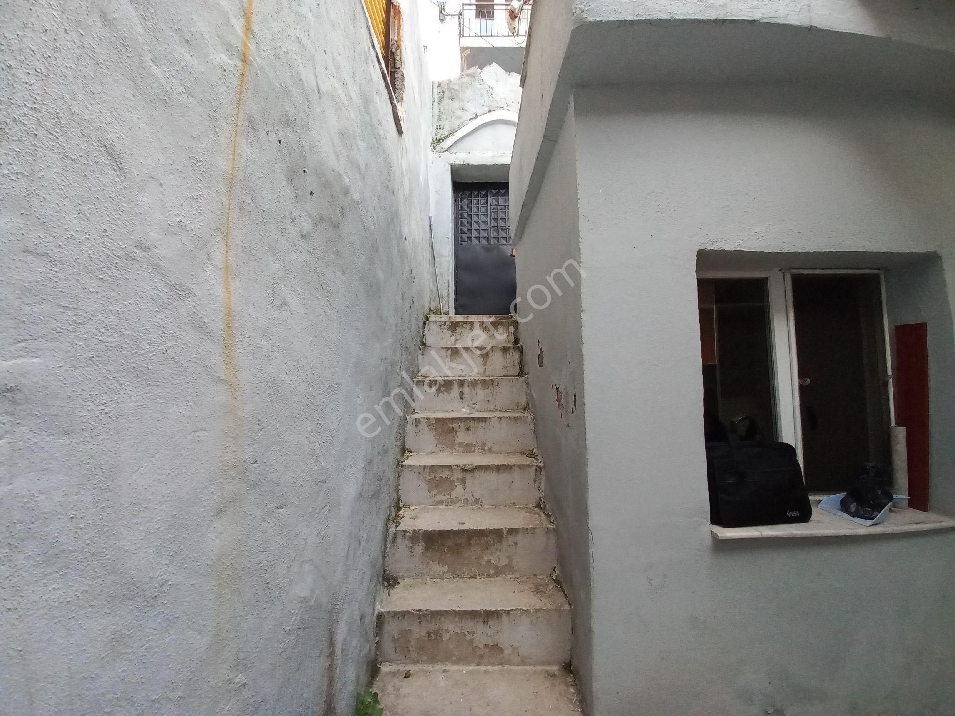 Eşrefpaşa Yapıcıoğlunda Müstakil Girişli 2+1 - Görsel 18