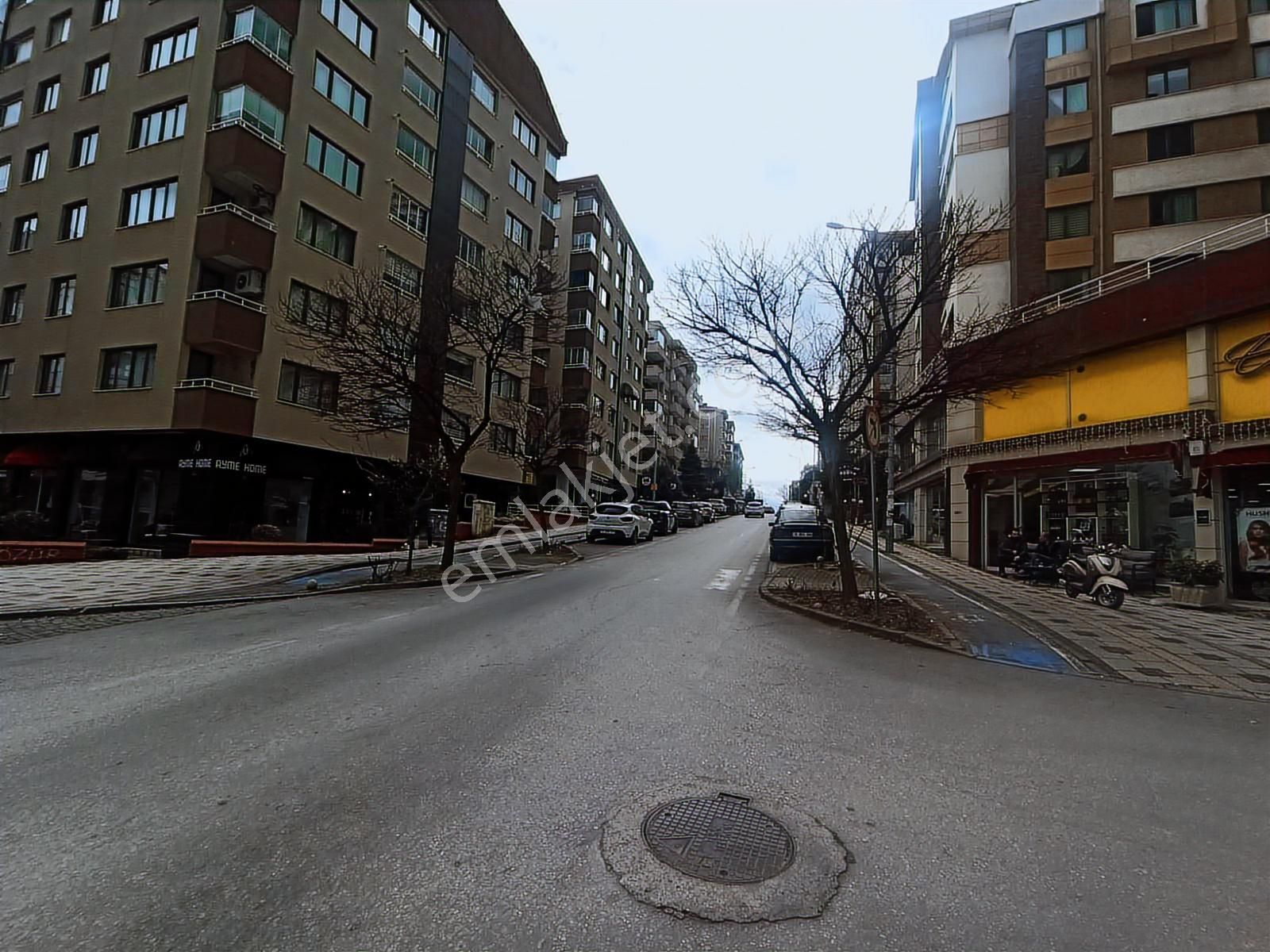 İsmetiye Caddesine Cephe Harika Lokasyonda Kiralık Dükkan - Görsel 3