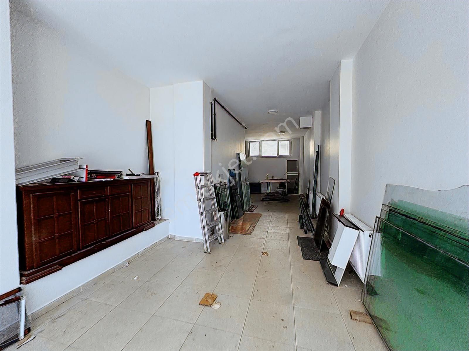 Yenidoğanda 55 M2 Caddeye Bakan Kiralık Dükkan - Görsel 5