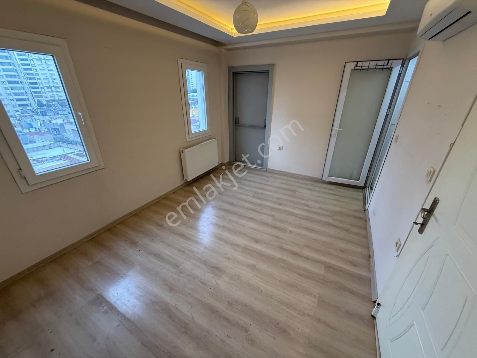 Yüzüncü Yılın Enn Merkezî Konumunda İskanlı K. Mutfak E. Banyolu 2+1 Daire - Görsel 13