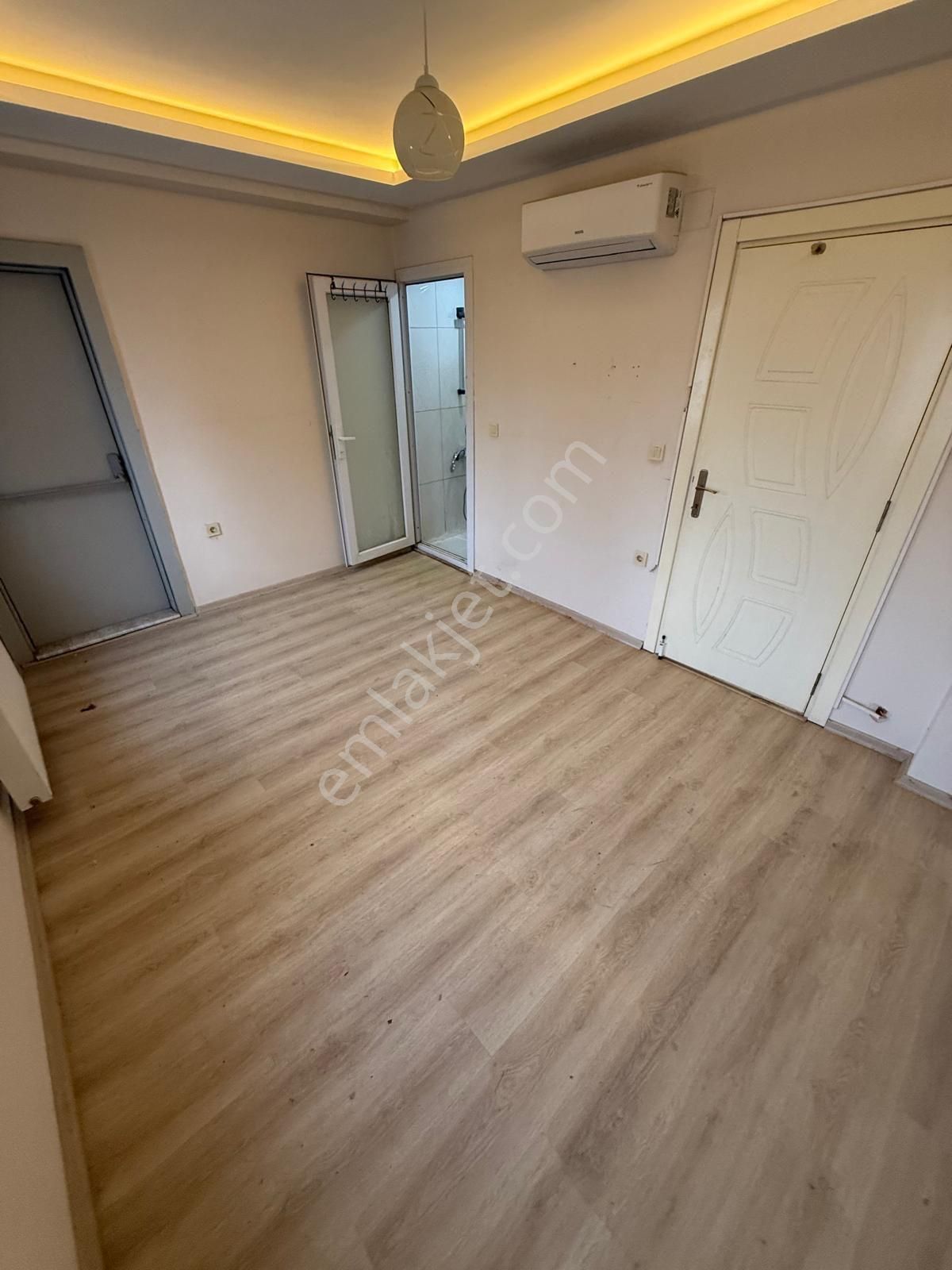 Yüzüncü Yılın Enn Merkezî Konumunda İskanlı K. Mutfak E. Banyolu 2+1 Daire - Görsel 9