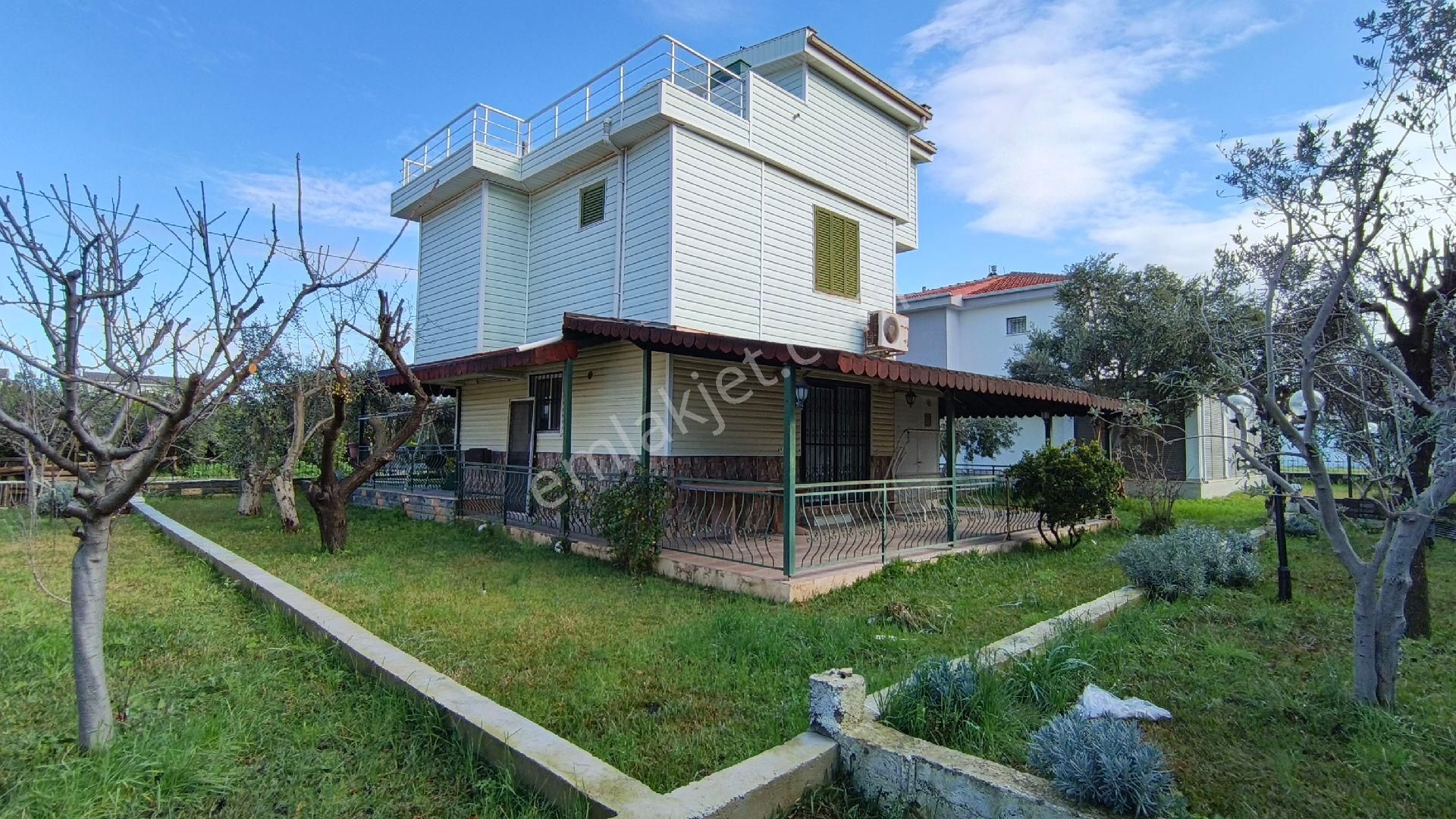 Birlik Gayrimenkul Den Satılık Tam Müstakil 4+1 Yazlık