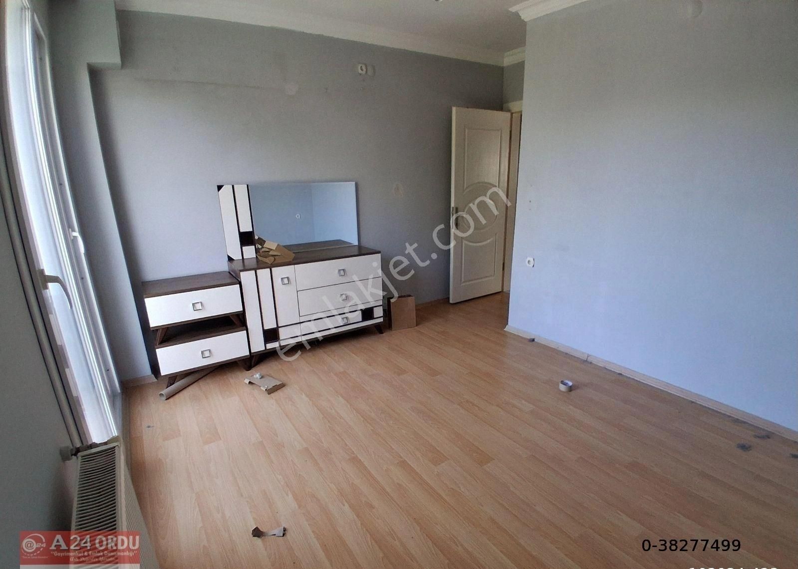 İzmir Menderes Kemalpaşa Mah Beyaz Kafe Yanı Köşe Arakat Doğal Gazlı Klimalı Kiralık Daire. - Görsel 5