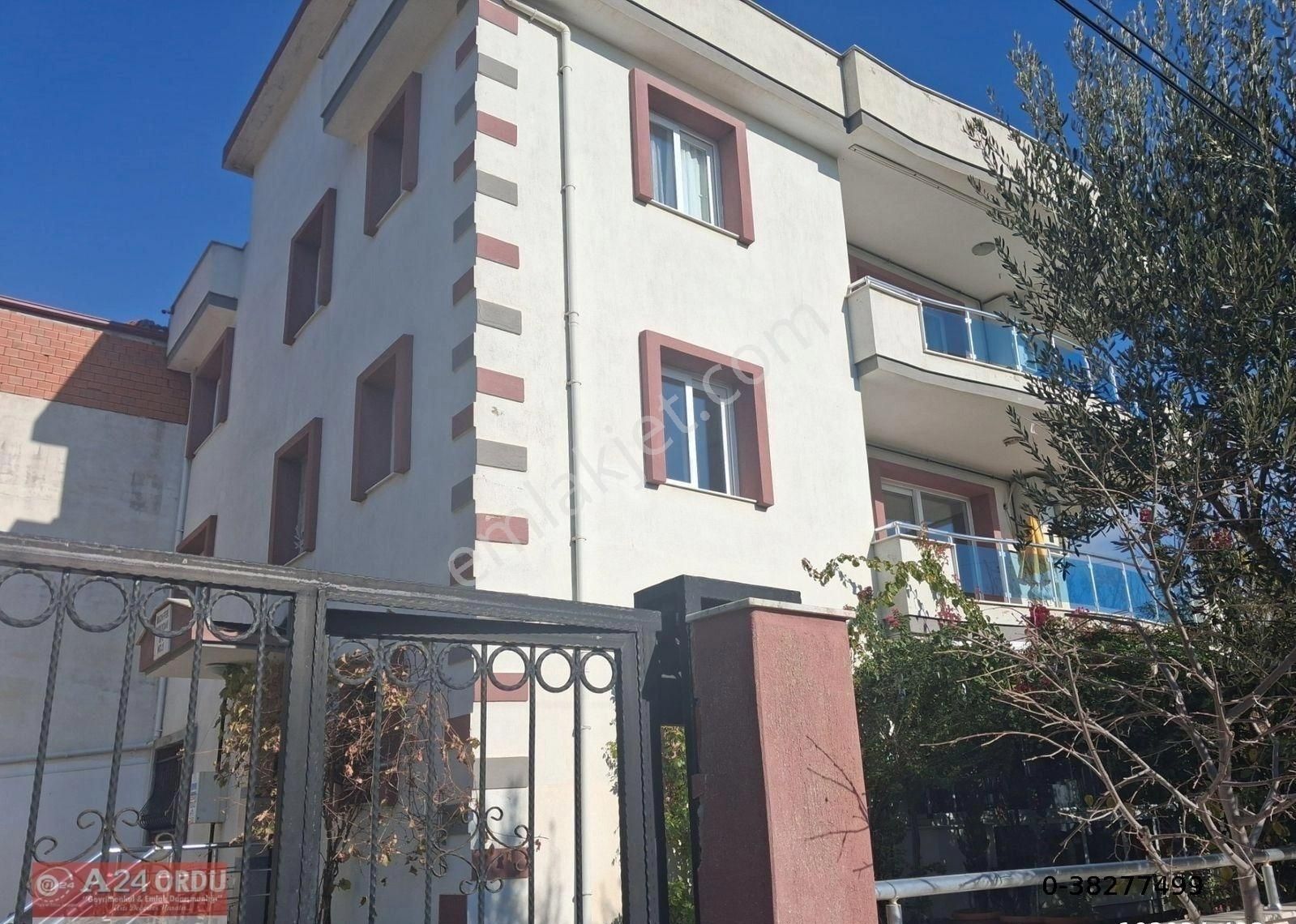 İzmir Menderes Kemalpaşa Mah Beyaz Kafe Yanı Köşe Arakat Doğal Gazlı Klimalı Kiralık Daire. - Görsel 3