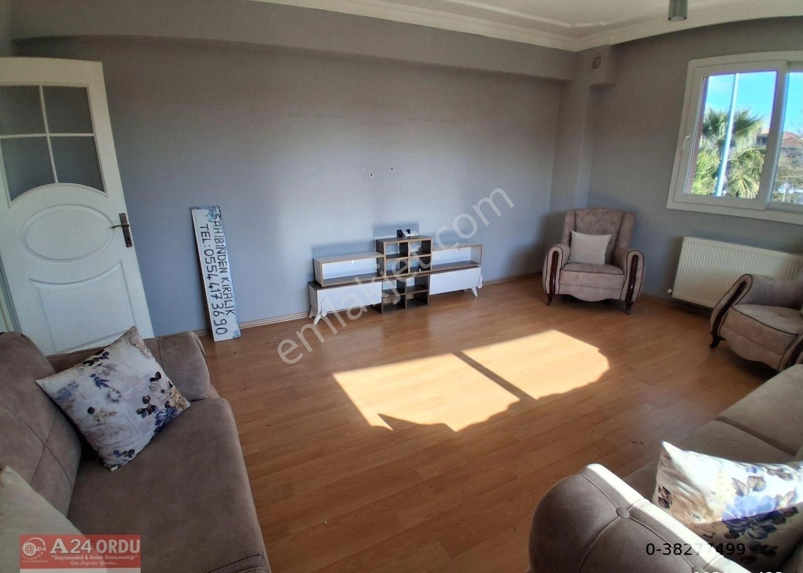 İzmir Menderes Kemalpaşa Mah Beyaz Kafe Yanı Köşe Arakat Doğal Gazlı Klimalı Kiralık Daire. - Görsel 2