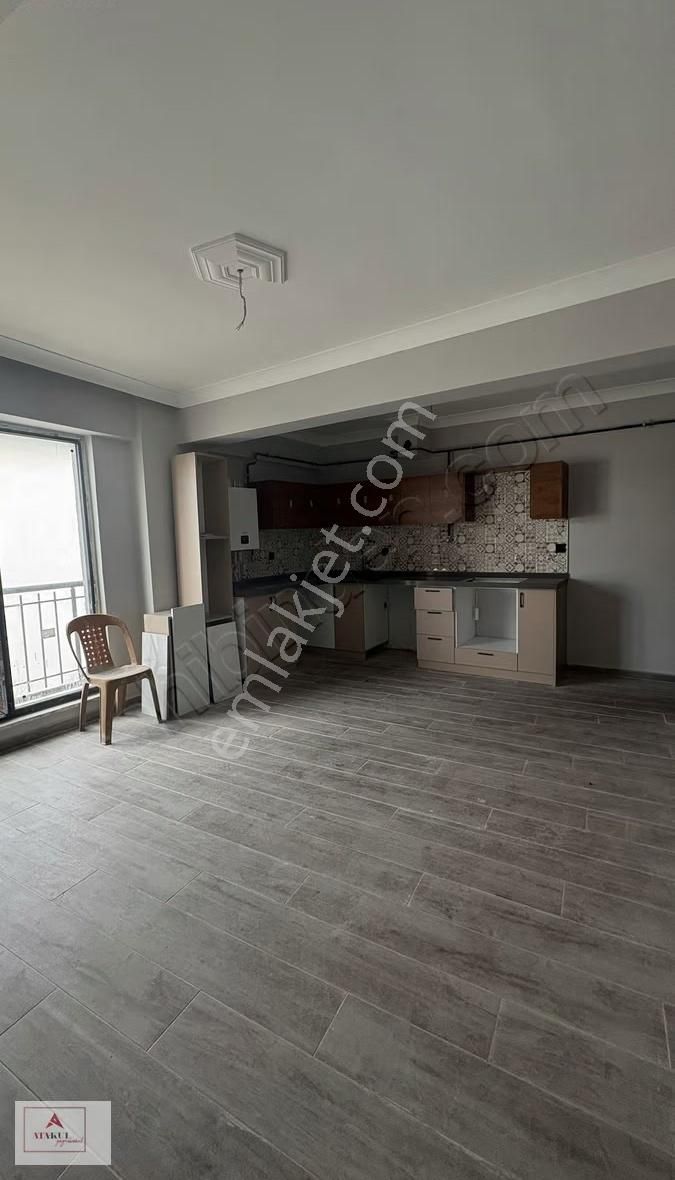 Atakul Gayrimenkul'den Hürriyet Parkı Karşısında 1+1 Dubleks