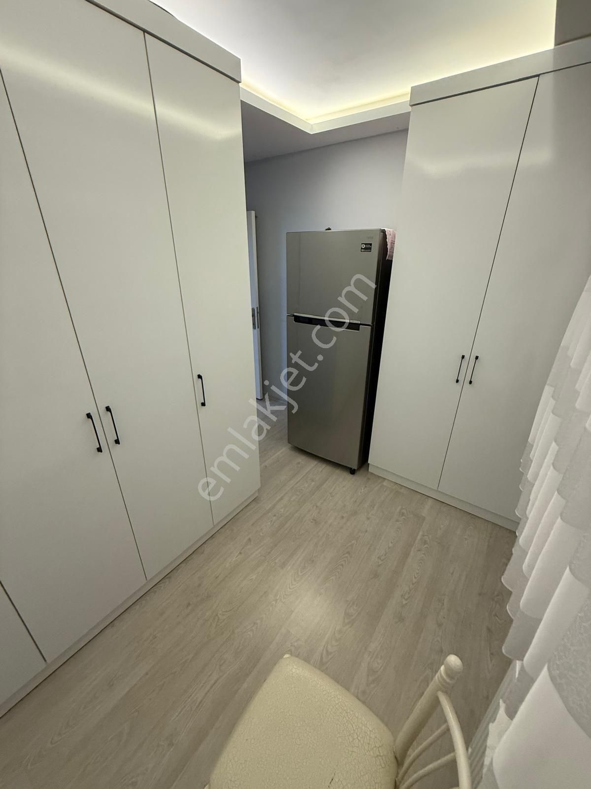 Yüzüncü Yılda Cadde Üzeri Hasarsız Az Katlı 3+1 Satılık Daire - Görsel 15