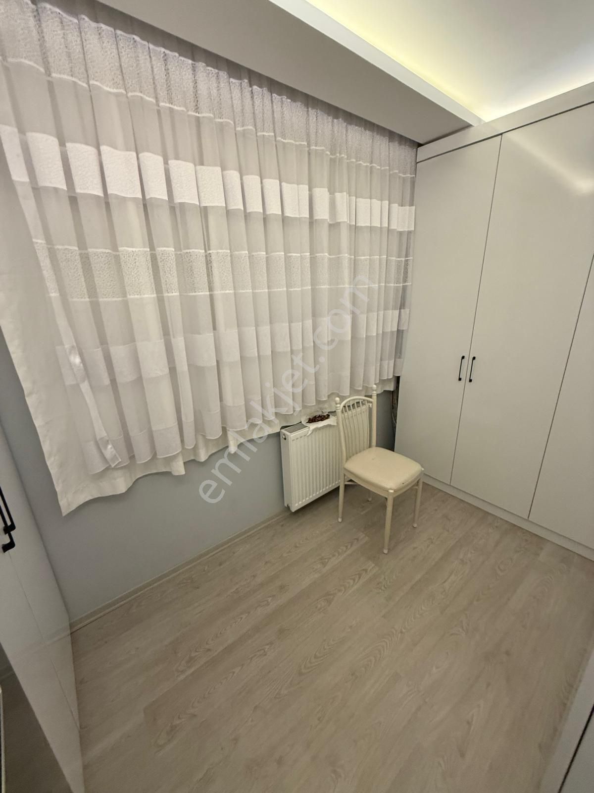 Yüzüncü Yılda Cadde Üzeri Hasarsız Az Katlı 3+1 Satılık Daire - Görsel 16