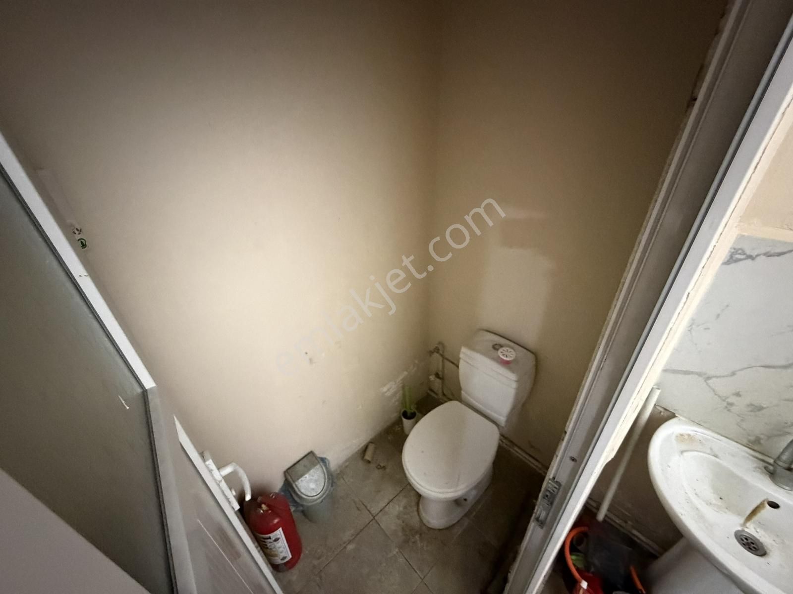 Real Home'dan İkitelli Caddesi Kiralık 45 M2 Düz Girişli Dükkan - Görsel 3