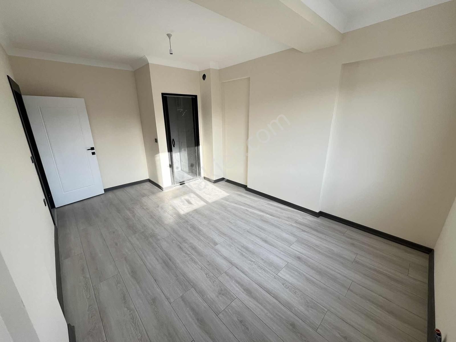 3+1 120m2 Ara Katta Emsalsiz Full Yapılı Ful Manzaralı Daire !! - Görsel 2