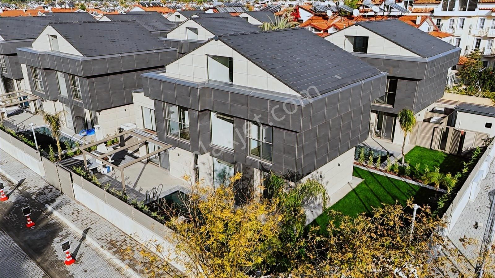 Denize Yakın Lüks Villa - Görsel 27