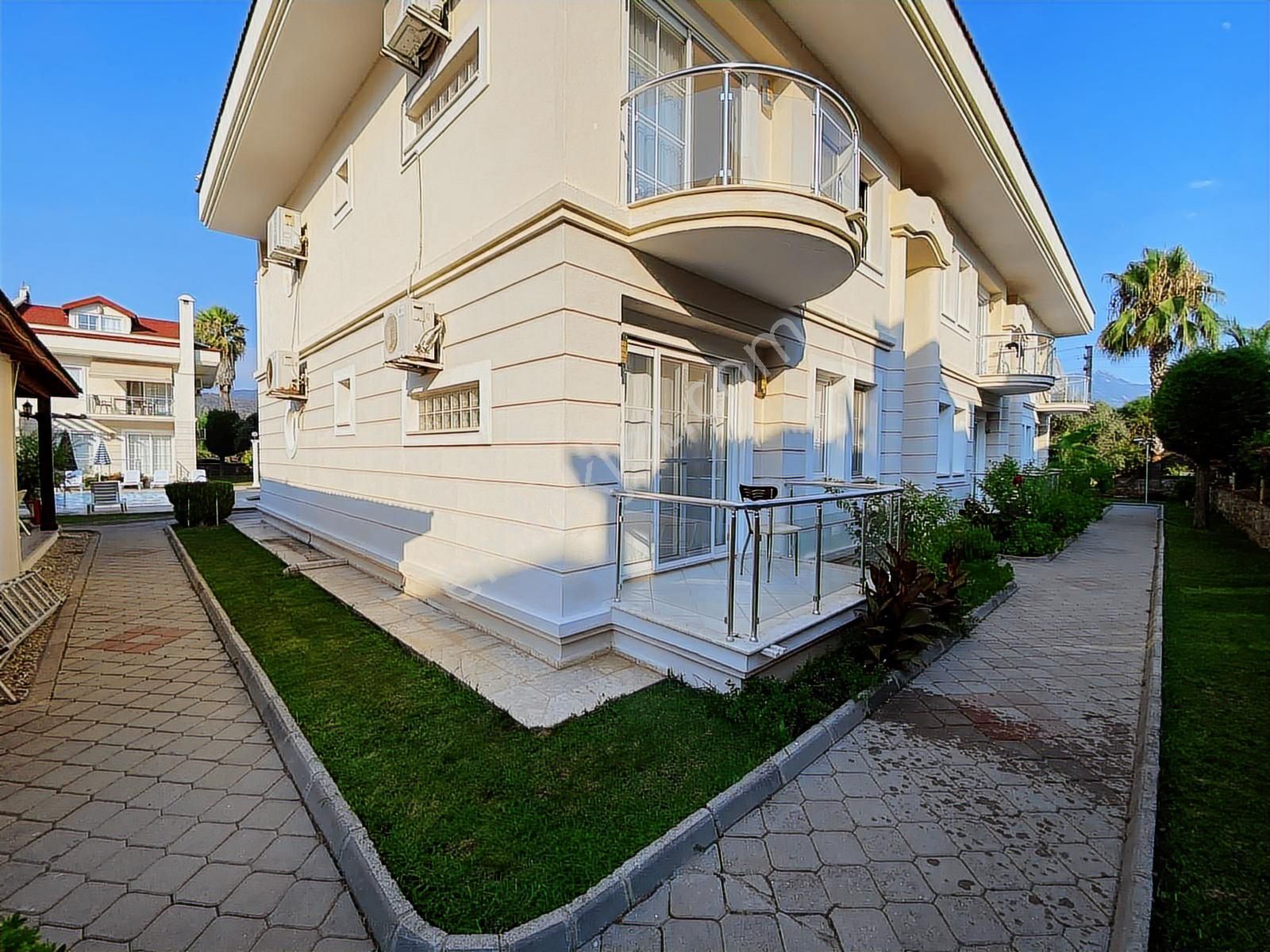 Denize Yürüme Mesafesi Lüks Sitede 4+1 - Görsel 4