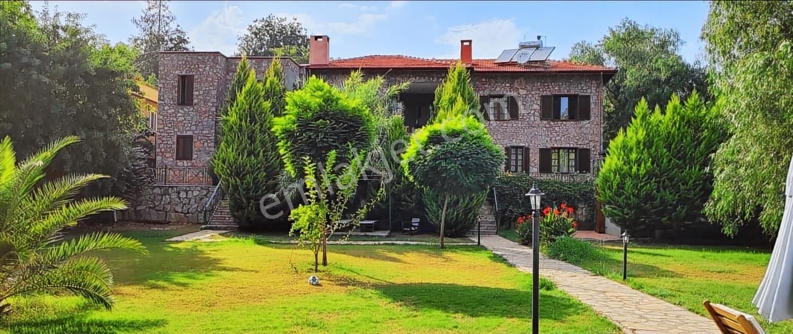 Kaya Köyde Şato Gibi Villa - Görsel 11