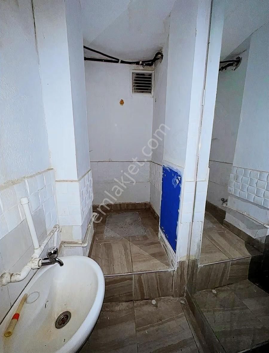 Abidinpaşa'da Merkezi Lokasyonda Satılık Dükkan - Görsel 9