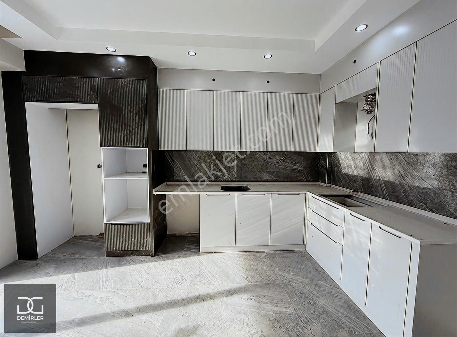 Demirler'den Şemikler'de Cadde Üstü Ferah 3+1 Satılık Daireler - Görsel 7