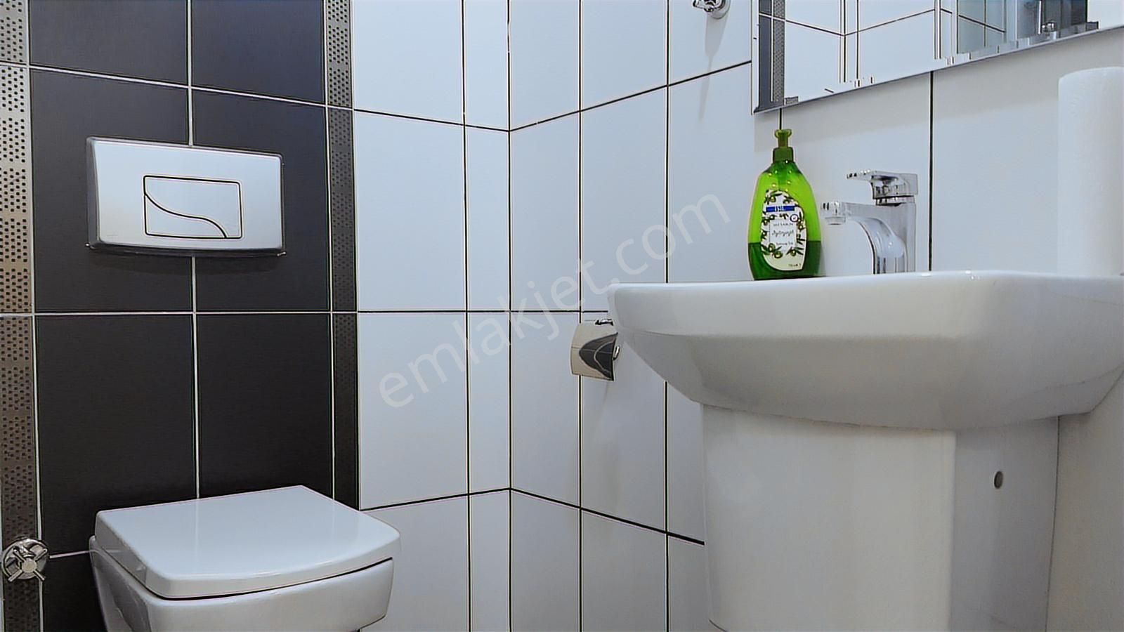Bayraklı'da İtfaiye Onaylı Plazada Kiralık 75m2 Ofis 2+1 - Görsel 28