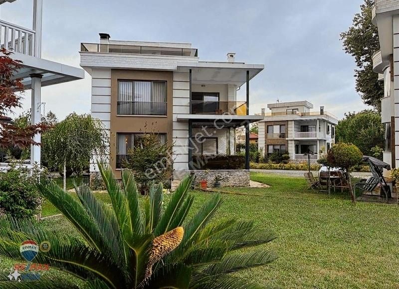 Remax Hür'den Sapanca'da Bağdat Cad Lüx Villa