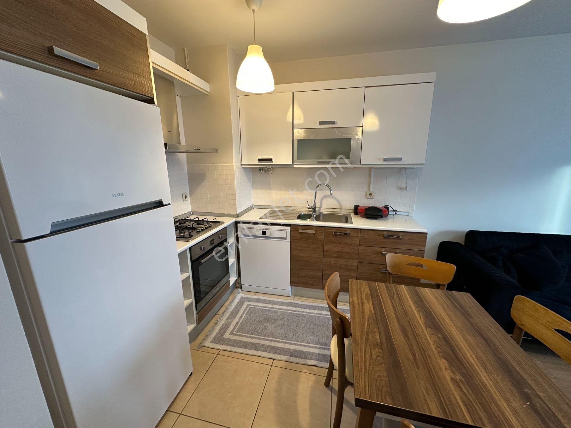 Zeytinburnu Sahilpark Konutları 1+1 Eşyalı Daire Kısmi Deniz Manzaralı - Görsel 9