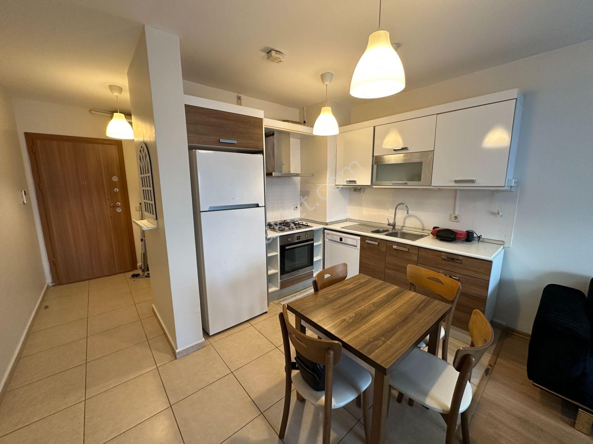 Zeytinburnu Sahilpark Konutları 1+1 Eşyalı Daire Kısmi Deniz Manzaralı - Görsel 7